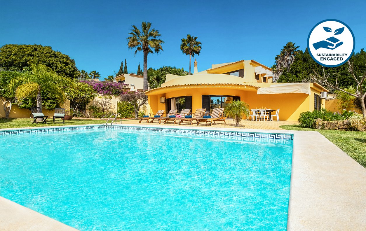 FANTASTIC VILLA, PRIVATE SWIMMING POOL, GARDEN, WI-FI, A/C AND CLOSE TO AMENITIES -13508